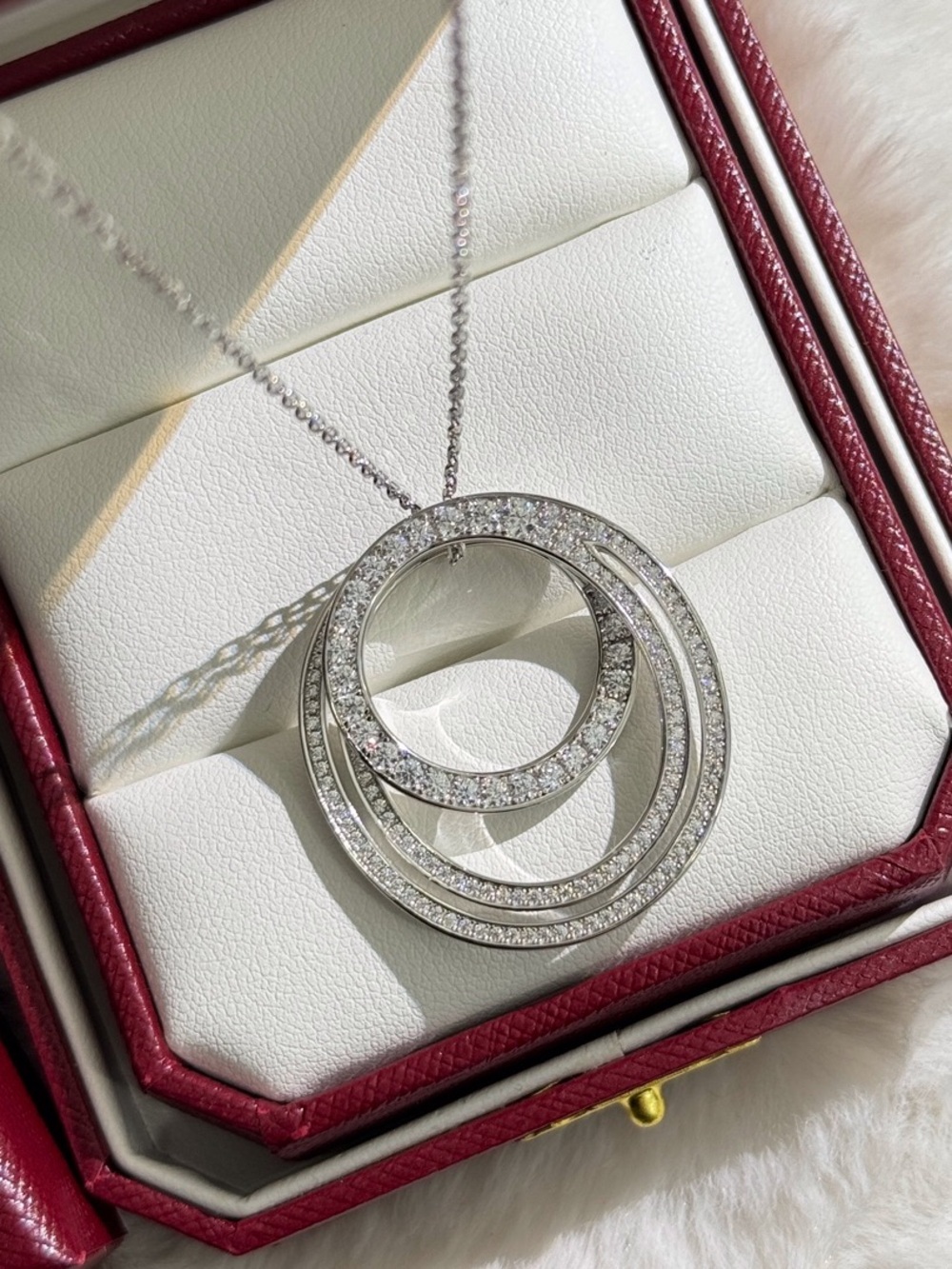 100% authentic  Cartier Necklacet